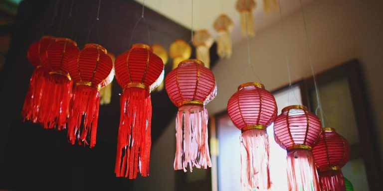 8 Lunar New Year Decoration Ideas for 2024